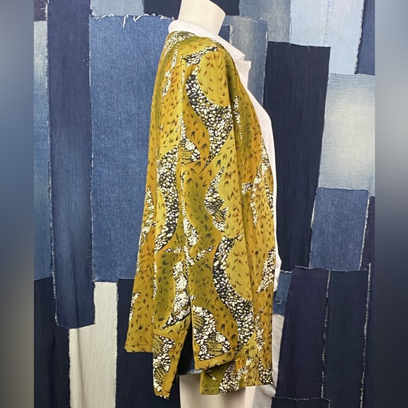 Lightweight Animal Print Blazer Like W/Shoulder Pads Sz 16. (SzXL) - Picture 3 of 8